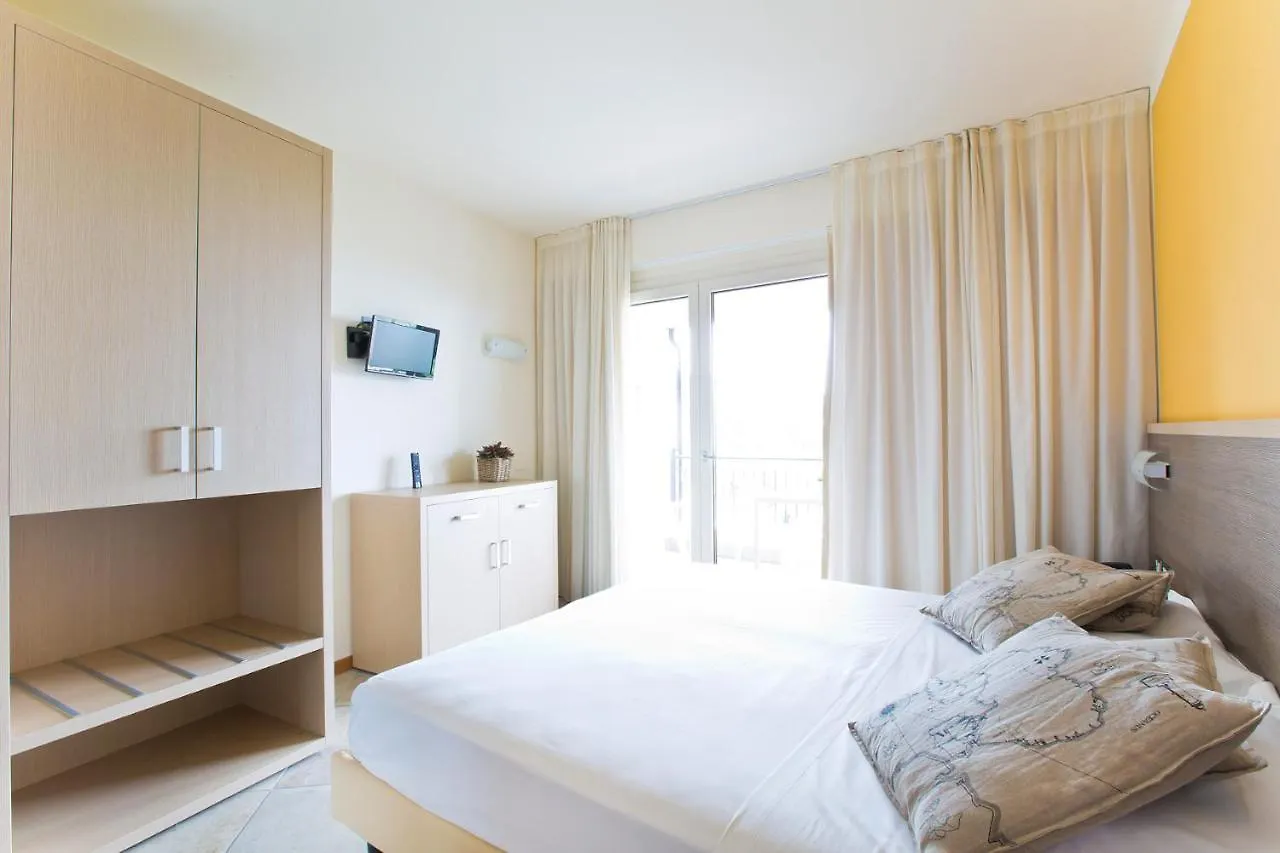 Hotel Belvedere Manerba del Garda 3*,