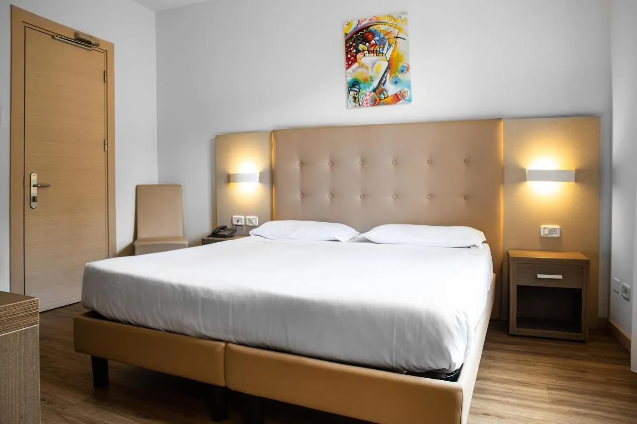 Hotel Belvedere Manerba del Garda 3*,