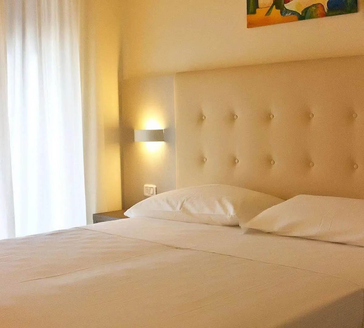 Hotel Belvedere Manerba del Garda 3*,